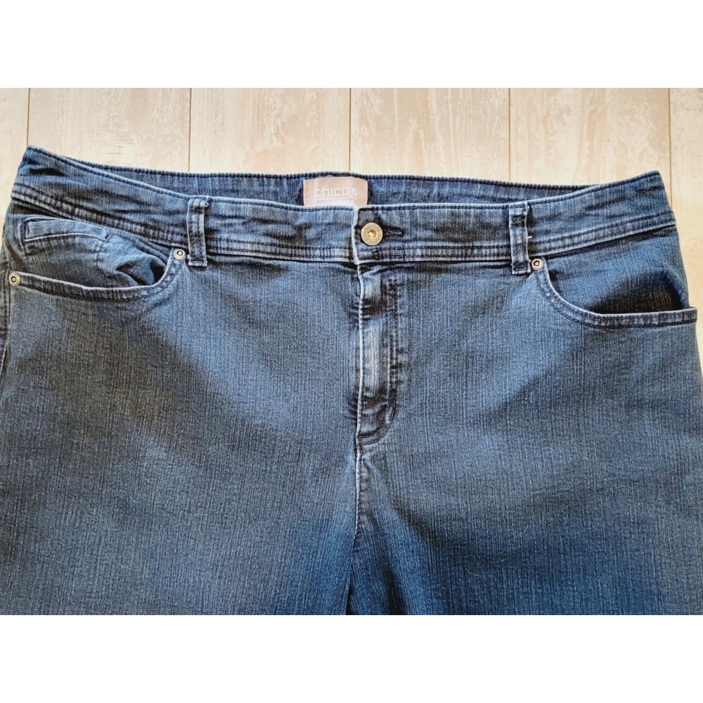 Chico's 3 So Slimming Capri Jeans Med Wash Blue Denim XL 16 Wide Leg - Picture 7 of 9